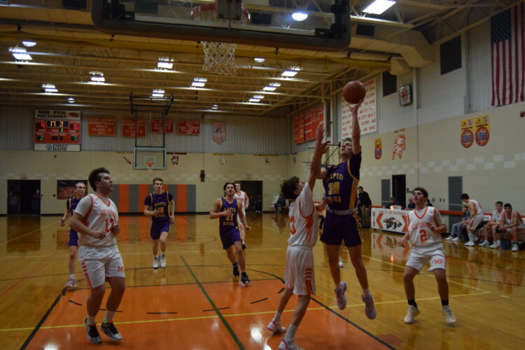 Anderson’s strong third quarter lifts Rapid River gentlemen to win over